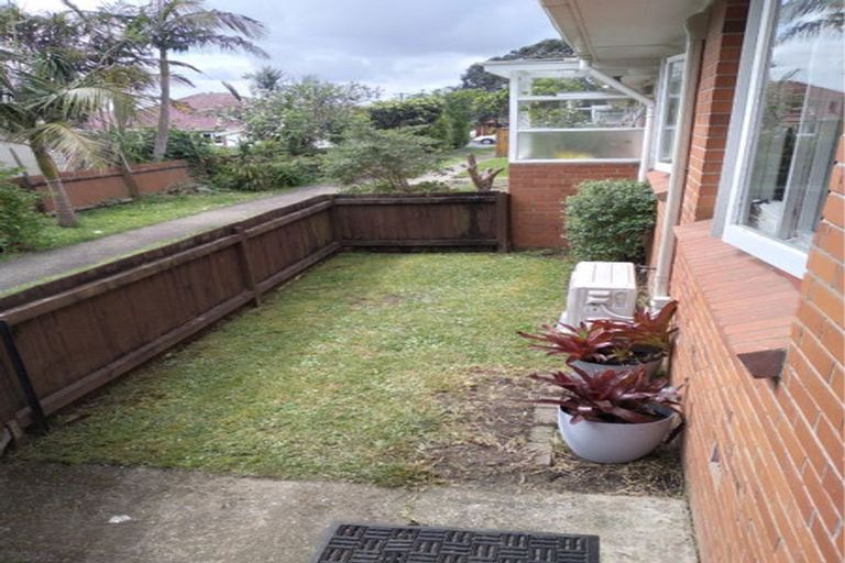 Photo of property in 5/134 Onewa Road, Northcote, Auckland, 0627