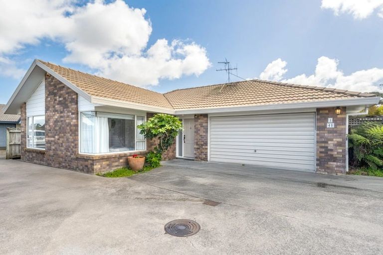 Photo of property in 1/41 West Fairway, Golflands, Auckland, 2013