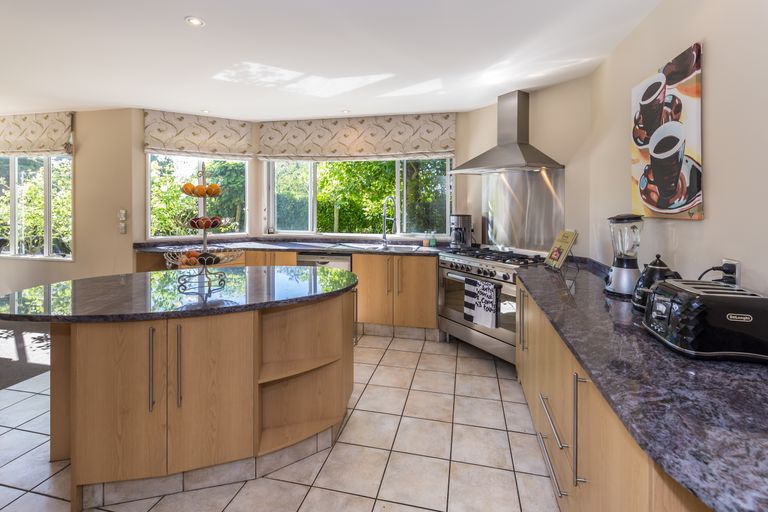 Photo of property in 6 Leabridge Mews, Harewood, Christchurch, 8051