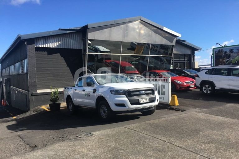 Photo of property in 25a Great South Road, Papakura, 2110