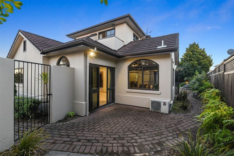 Photo of property in 2 Keswick Crescent, Huntington, Hamilton, 3210