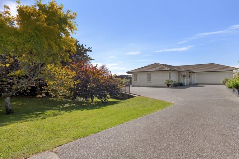 Photo of property in 8c Wiltshire Place, Te Puke, 3119