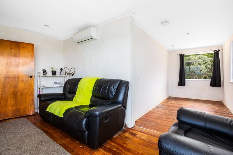 Photo of property in 11 Ngahue Crescent, Elsdon, Porirua, 5022