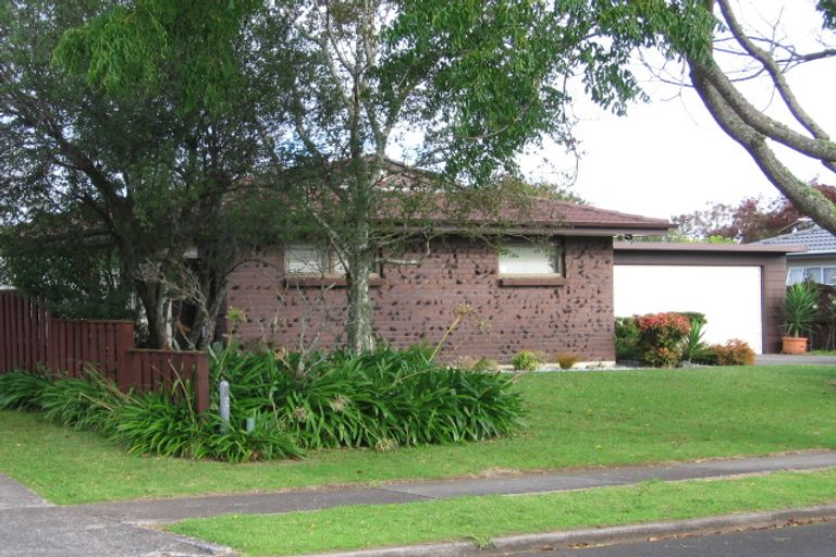 Photo of property in 34 Jillteresa Crescent, Half Moon Bay, Auckland, 2012