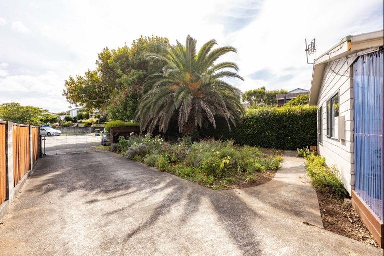 Photo of property in 17 Kipling Drive, Whalers Gate, New Plymouth, 4310