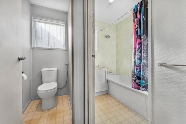 Photo of property in 2/48 Tabitha Crescent, Henderson, Auckland, 0612
