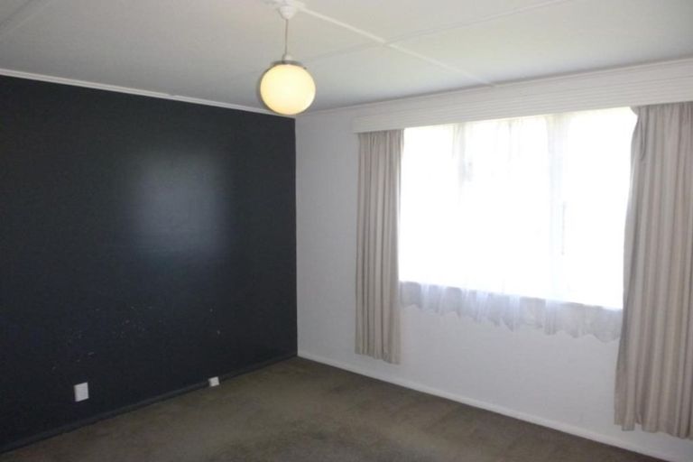 Photo of property in 33 Leicester Street, Cannons Creek, Porirua, 5024