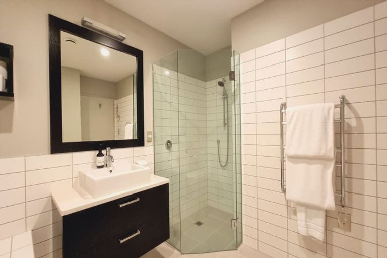 Photo of property in 9 Chews Lane, Wellington Central, Wellington, 6011