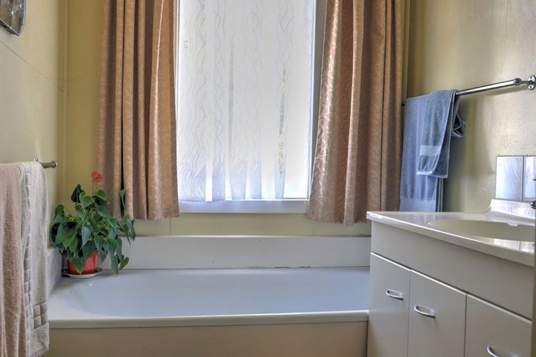 Photo of property in 85 South Road, Manaia, 4612