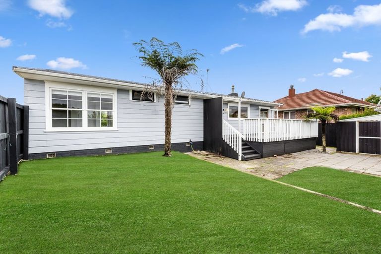 Photo of property in 33b Gill Avenue, Te Atatu Peninsula, Auckland, 0610
