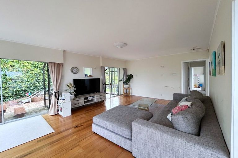Photo of property in 6 Cypress Place, Sunnynook, Auckland, 0620