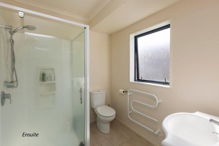 Photo of property in 14 Percy Kinsman Crescent, Riverstone Terraces, Upper Hutt, 5018