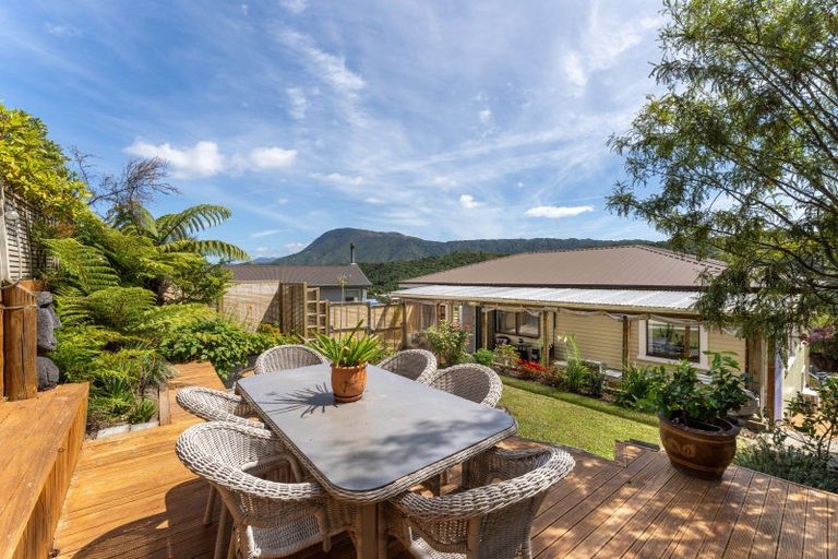 Photo of property in 91 Milton Terrace, Picton, 7220