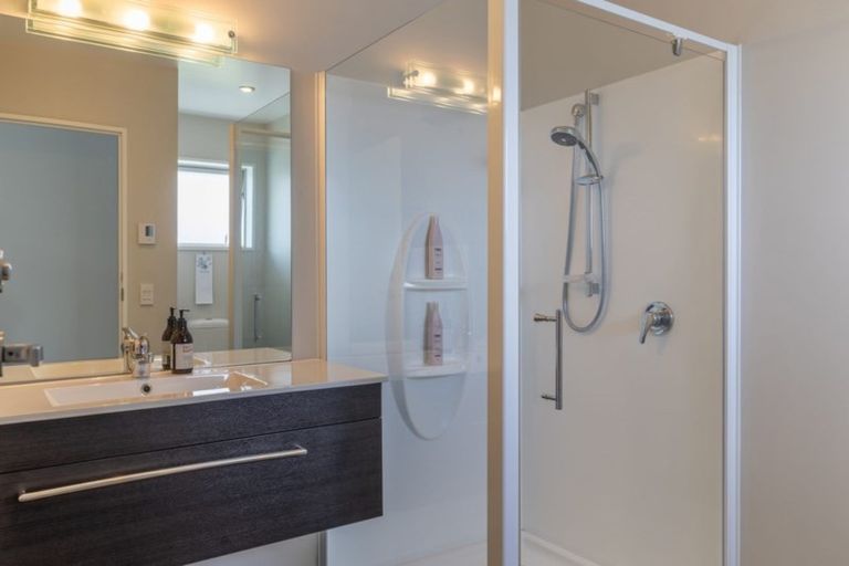 Photo of property in 16 Istana Place, Britannia Heights, Nelson, 7010