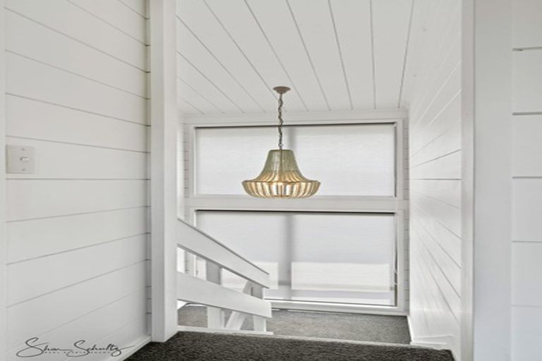 Photo of property in 4 Skelton Crescent, Paparoa, 0571