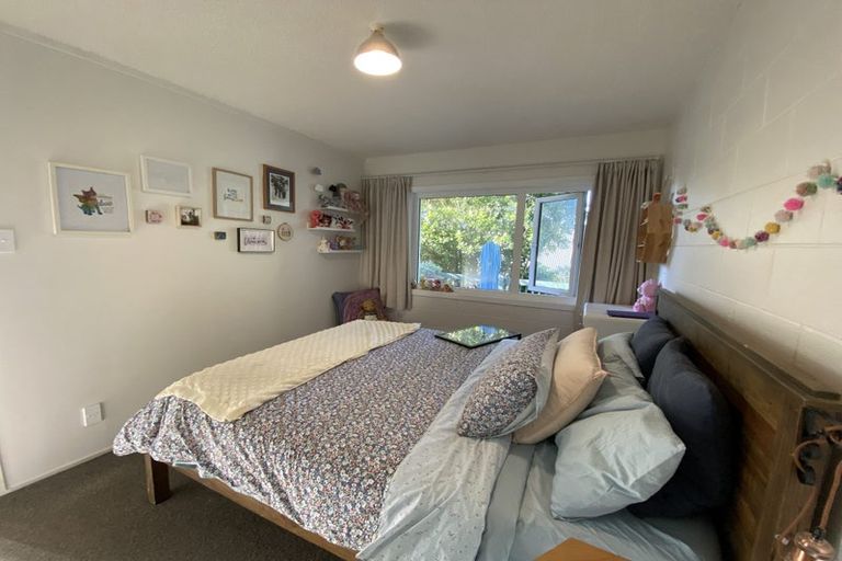 Photo of property in 2/219 Grant Road, Thorndon, Wellington, 6011