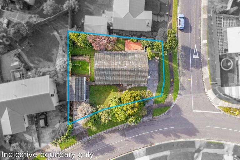 Photo of property in 1 Woolwich Close, Whitby, Porirua, 5024