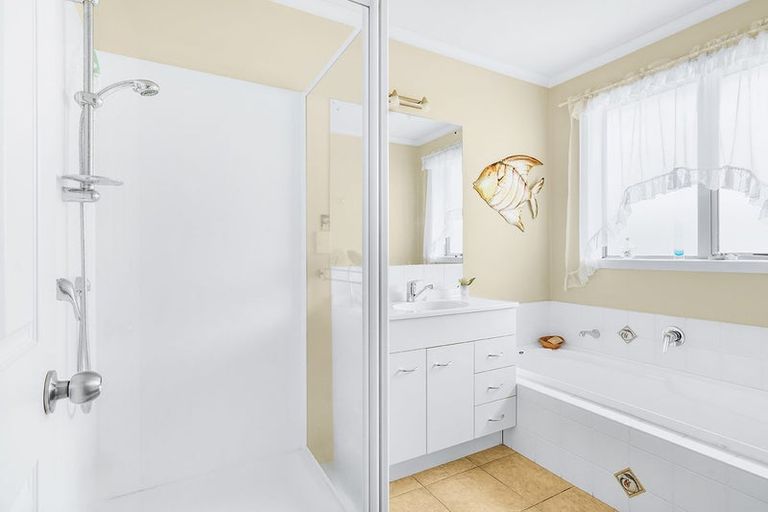 Photo of property in 28 Mickelson Avenue, Rototuna, Hamilton, 3210