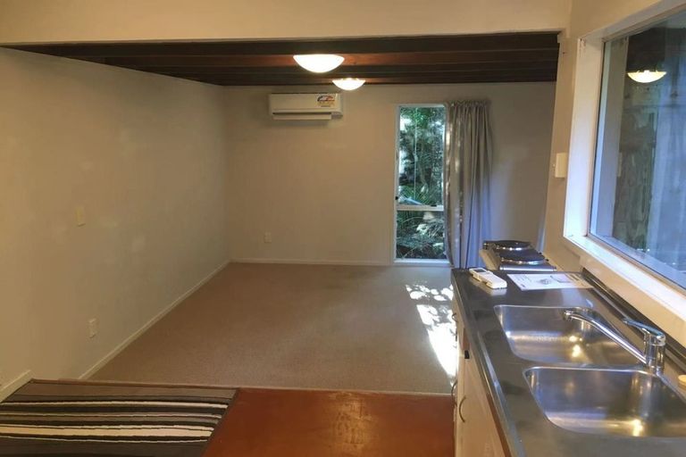 Photo of property in 33 Reynolds Place, Torbay, Auckland, 0630