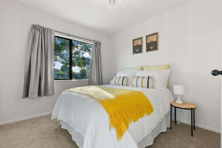 Photo of property in 91 Templeton Place, Clendon Park, Auckland, 2103