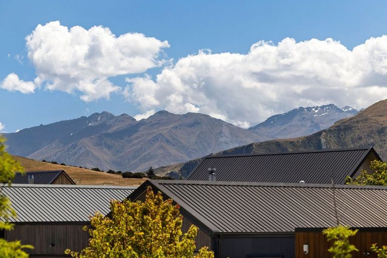 Photo of property in 14 Mount Nicholas Avenue, Wanaka, 9305