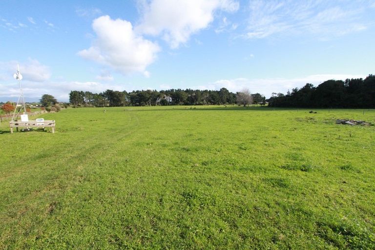 Photo of property in 173 Kairau Road, Brixton, New Plymouth, 4373