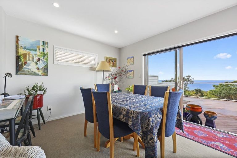 Photo of property in 1 Melandra Road, Stanmore Bay, Whangaparaoa, 0932