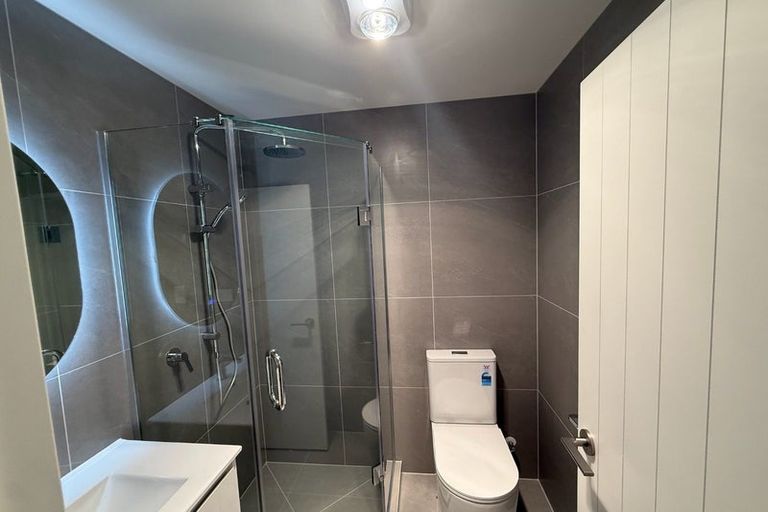Photo of property in 5/15 Sea Vista Avenue, Beach Haven, Auckland, 0626