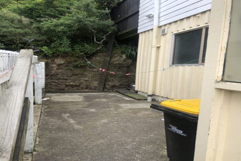 Photo of property in 101 Akaroa Drive, Maupuia, Wellington, 6022