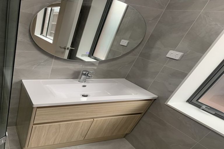 Photo of property in 5 Hea Road, Hobsonville, Auckland, 0616