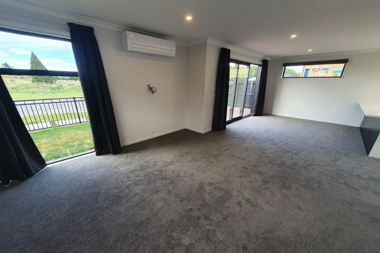 Photo of property in 14 Koral Lane, Broomfield, Christchurch, 8042