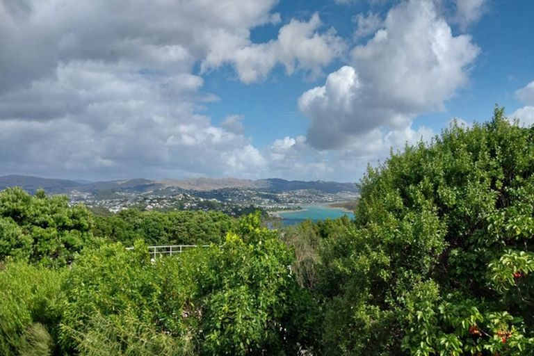 Photo of property in 52 The Track, Plimmerton, Porirua, 5026