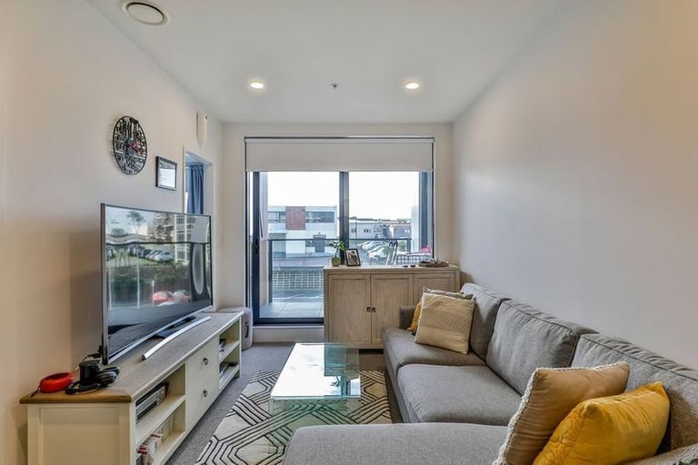 Photo of property in 312/19 Rawene Road, Birkenhead, Auckland, 0626