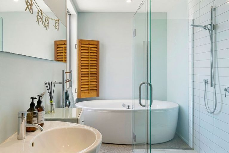 Photo of property in 80 Moana Road, Plimmerton, Porirua, 5026