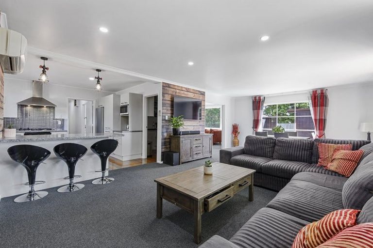 Photo of property in 104 Main North Road, Woodend, 7610