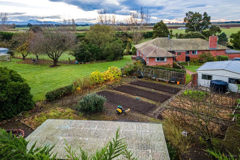 Photo of property in 293 Pleasant Point Highway, Levels, Timaru, 7975