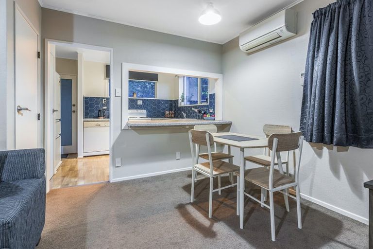 Photo of property in 8a Florio Terrace, Tawa, Wellington, 5028