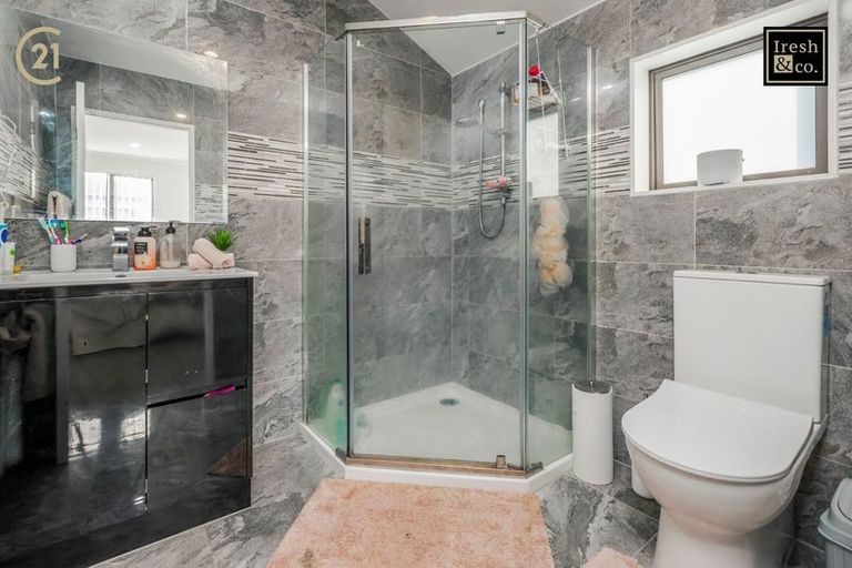 Photo of property in 56b Cambridge Terrace, Papatoetoe, Auckland, 2025