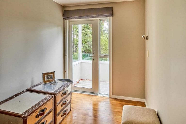 Photo of property in 47 Rona Street, Eastbourne, Lower Hutt, 5013