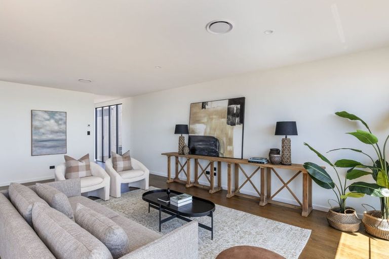 Photo of property in 10a Whiteley Street, Moturoa, New Plymouth, 4310