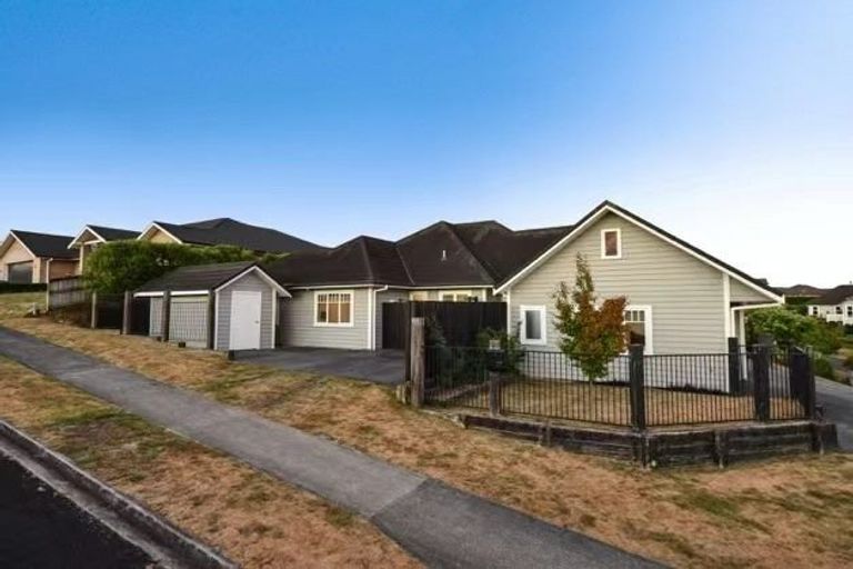 Photo of property in 17 Karl Michael Crescent, Flagstaff, Hamilton, 3210