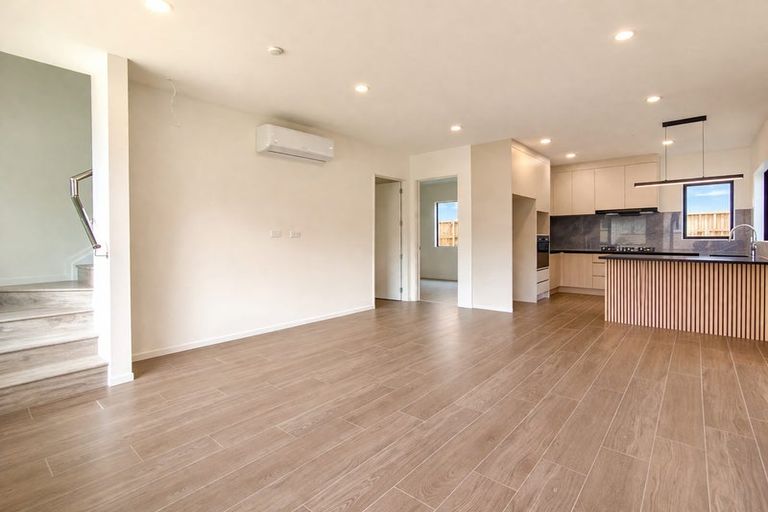 Photo of property in 11b Portadown Avenue, Pakuranga Heights, Auckland, 2010
