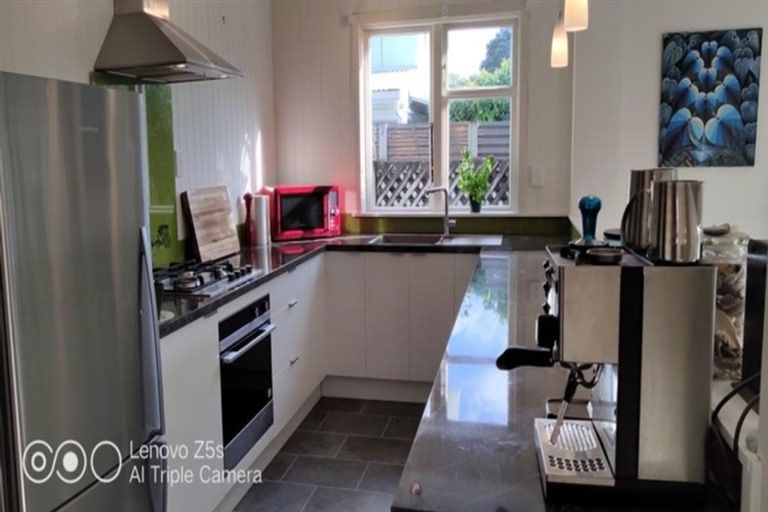 Photo of property in 20 Oroua Street, Eastbourne, Lower Hutt, 5013