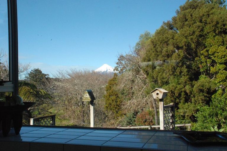 Photo of property in 196 Seaview Road, Westown, New Plymouth, 4310