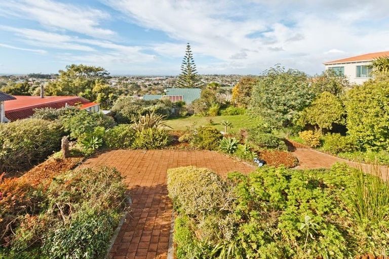 Photo of property in 54 Manuka Road, Glenfield, Auckland, 0629