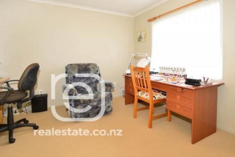 Photo of property in 4 Neaptide Close, Red Beach, 0932