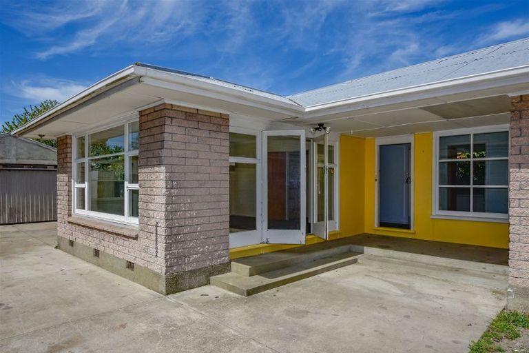 Photo of property in 6 Colman Avenue, Sockburn, Christchurch, 8042
