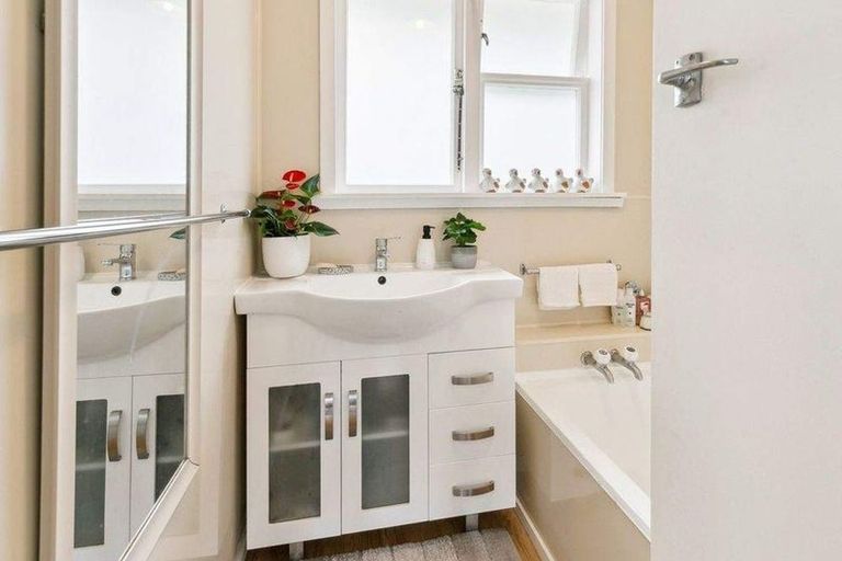 Photo of property in 61 Cornford Street, Karori, Wellington, 6012