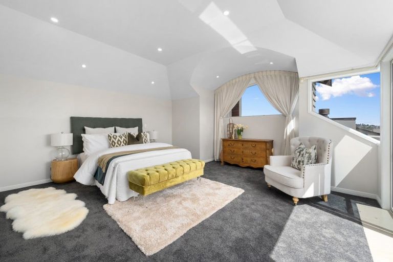 Photo of property in 72 Compass Way, Half Moon Bay, Auckland, 2012