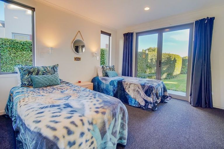 Photo of property in 9 Meadowbrook Place, Wanaka, 9305